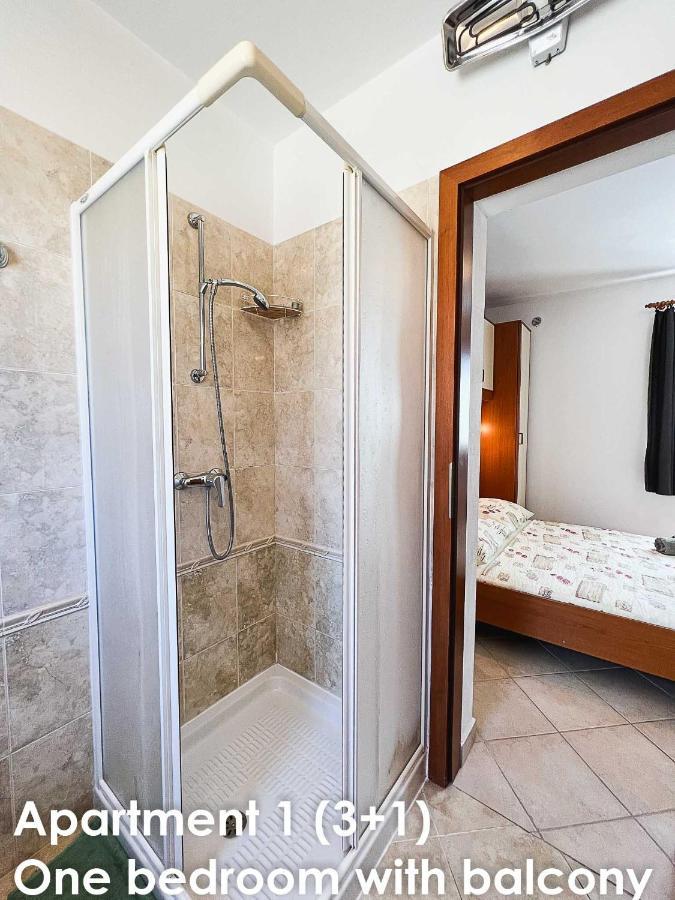 Sunshine Apartments Funtana With Balcony And Sea View Esterno foto