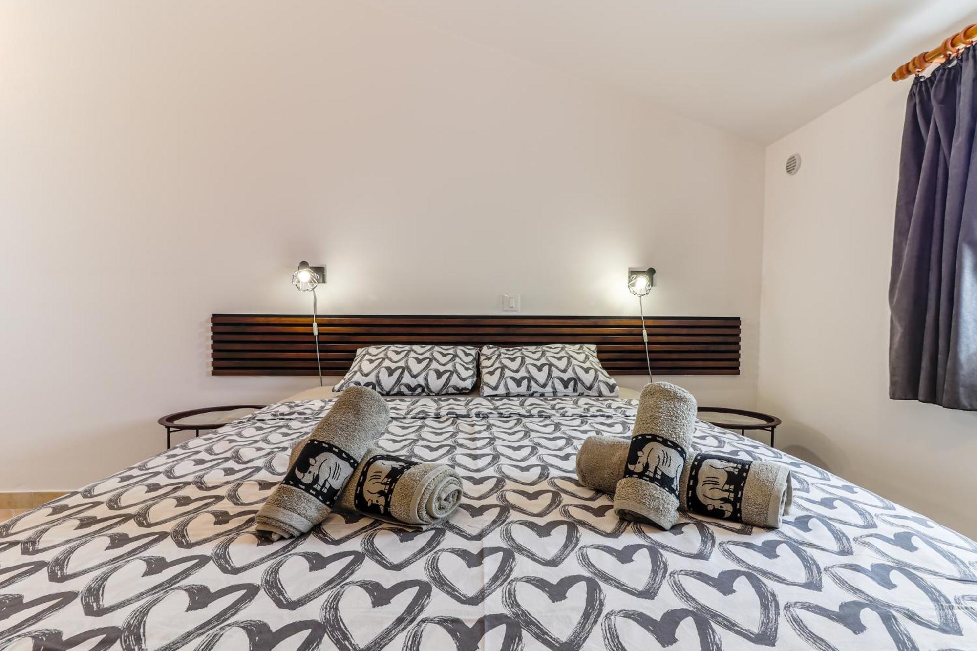 Sunshine Apartments Funtana With Balcony And Sea View Esterno foto